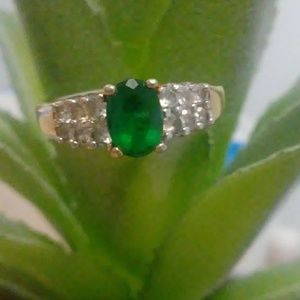 Emerald ring size 6 1/2 to 7